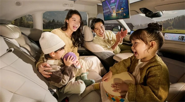 升艙不加價(jià)！“滿配SUV”全新智己LS6劇院版上市，權(quán)益價(jià)21.99萬(wàn)~28.29萬(wàn)元